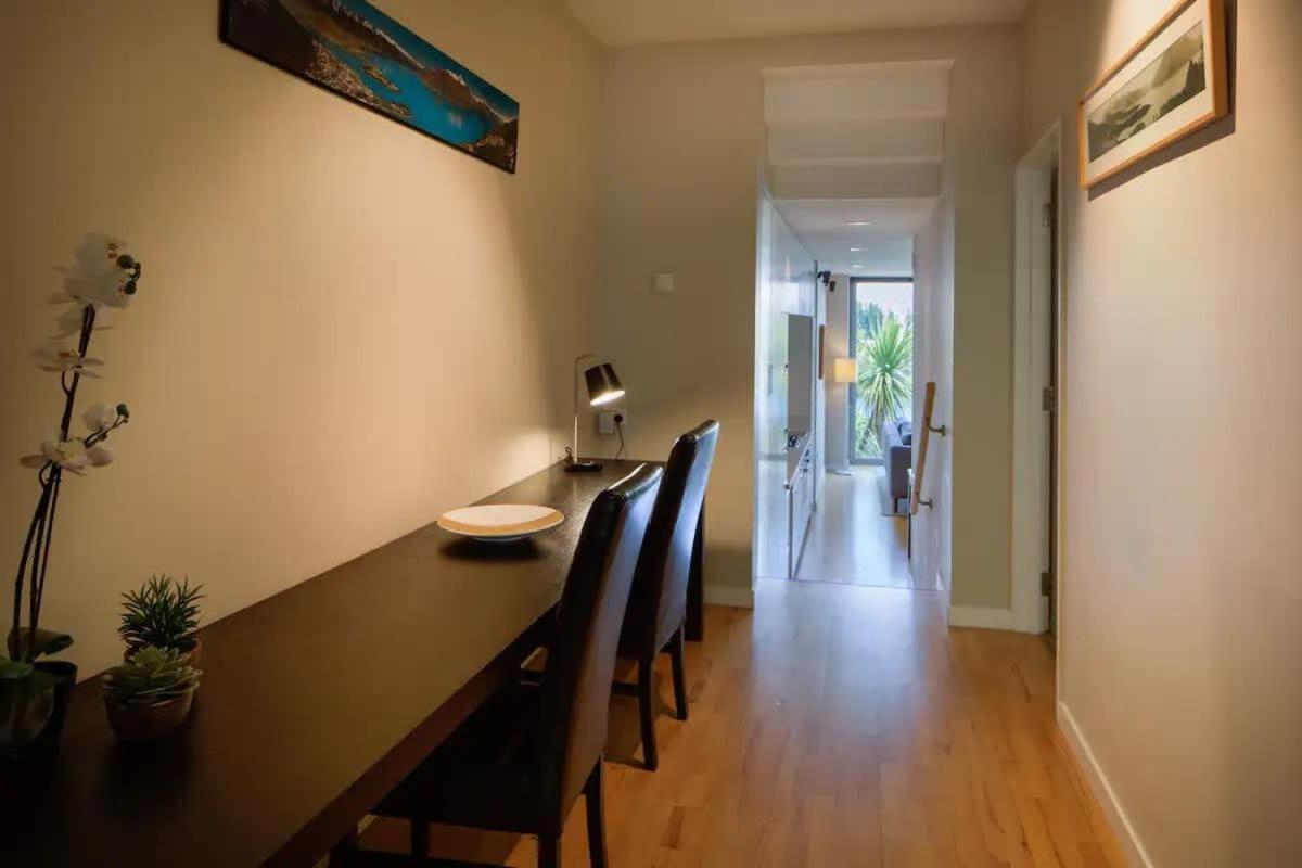 Stunning Lakeview 1 Bedroom Apartment Queenstown Exteriör bild