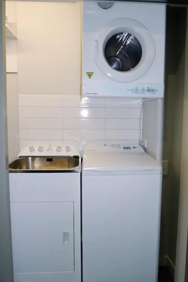 Stunning Lakeview 1 Bedroom Apartment Queenstown Exteriör bild
